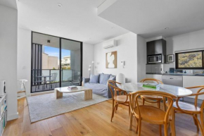 Birmingham Beacon - Cosy City Escape for Couples, Sydney